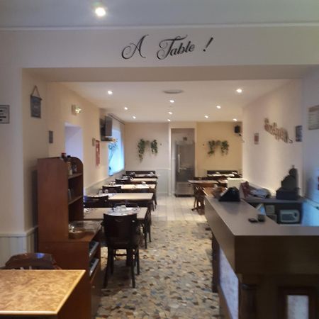 Hotel Restaurant Le Centre Comblanchien Екстер'єр фото